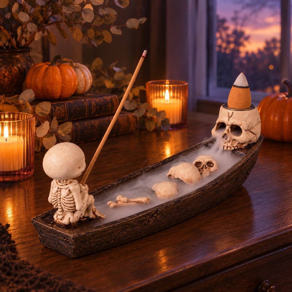 Pebetero Bote Esqueleto encendido en una decoración de Halloween